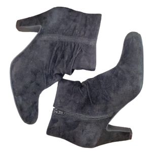 BCBGeneration BG-Crest Black Suede Ankle Boots 8M